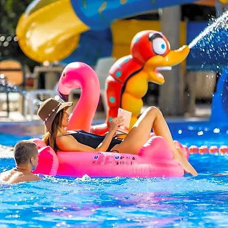 Prestige Deluxe Aquapark Club 4* Βάρνα
